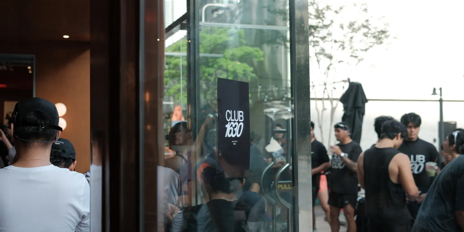 200 Runners Take Over BGC for a Run Rave by Club1630